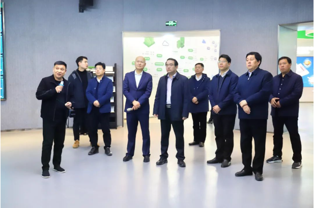 河南省農(nóng)業(yè)農(nóng)村廳黨組書記、廳長孫巍峰蒞臨金豆子集團(tuán)調(diào)研